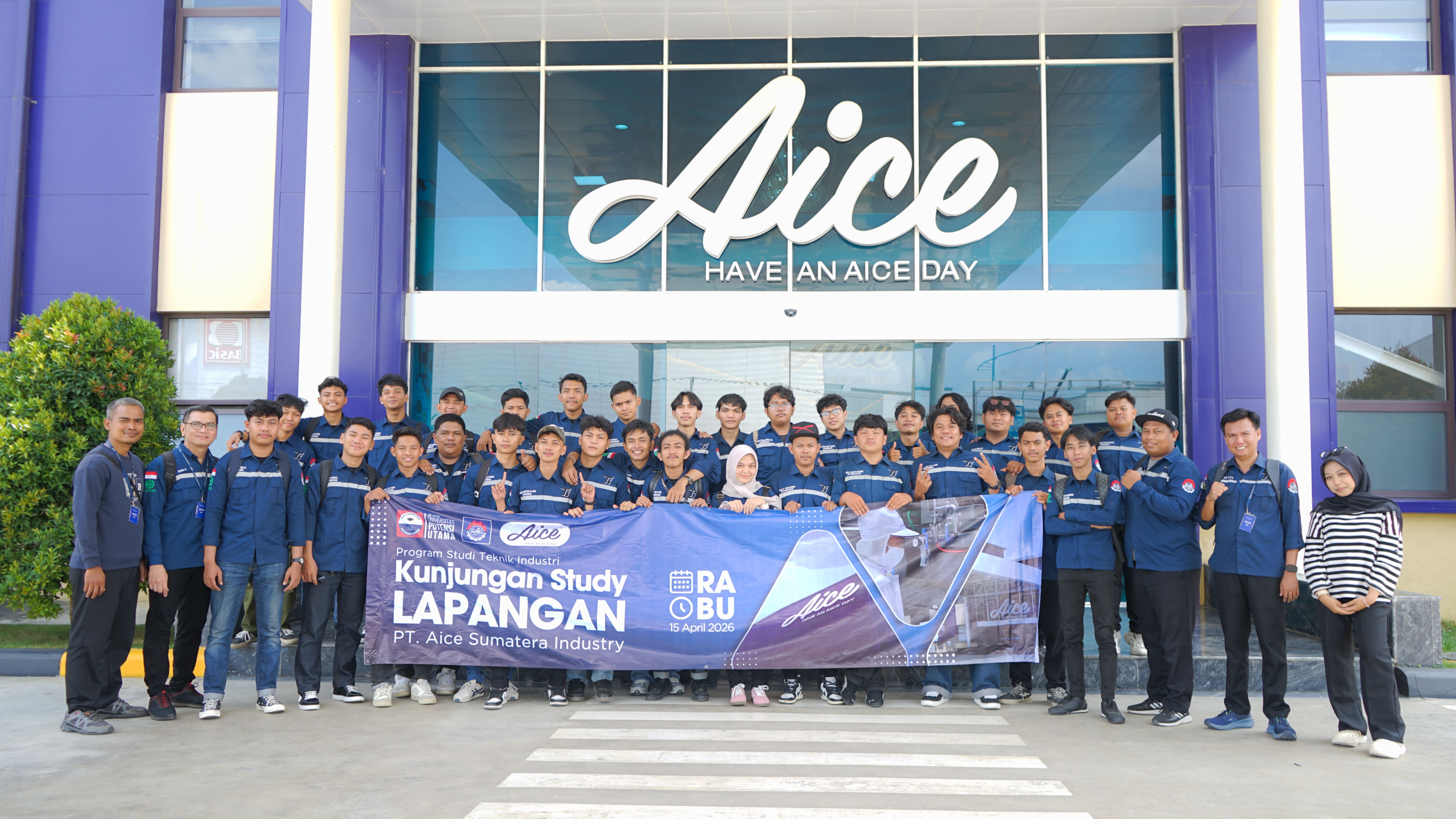 Mahasiswa FTIK Kunjungi Pabrik Aice di KEK Sei Mangke, Pelajari Otomatisasi Produksi Es Krim Skala Regional